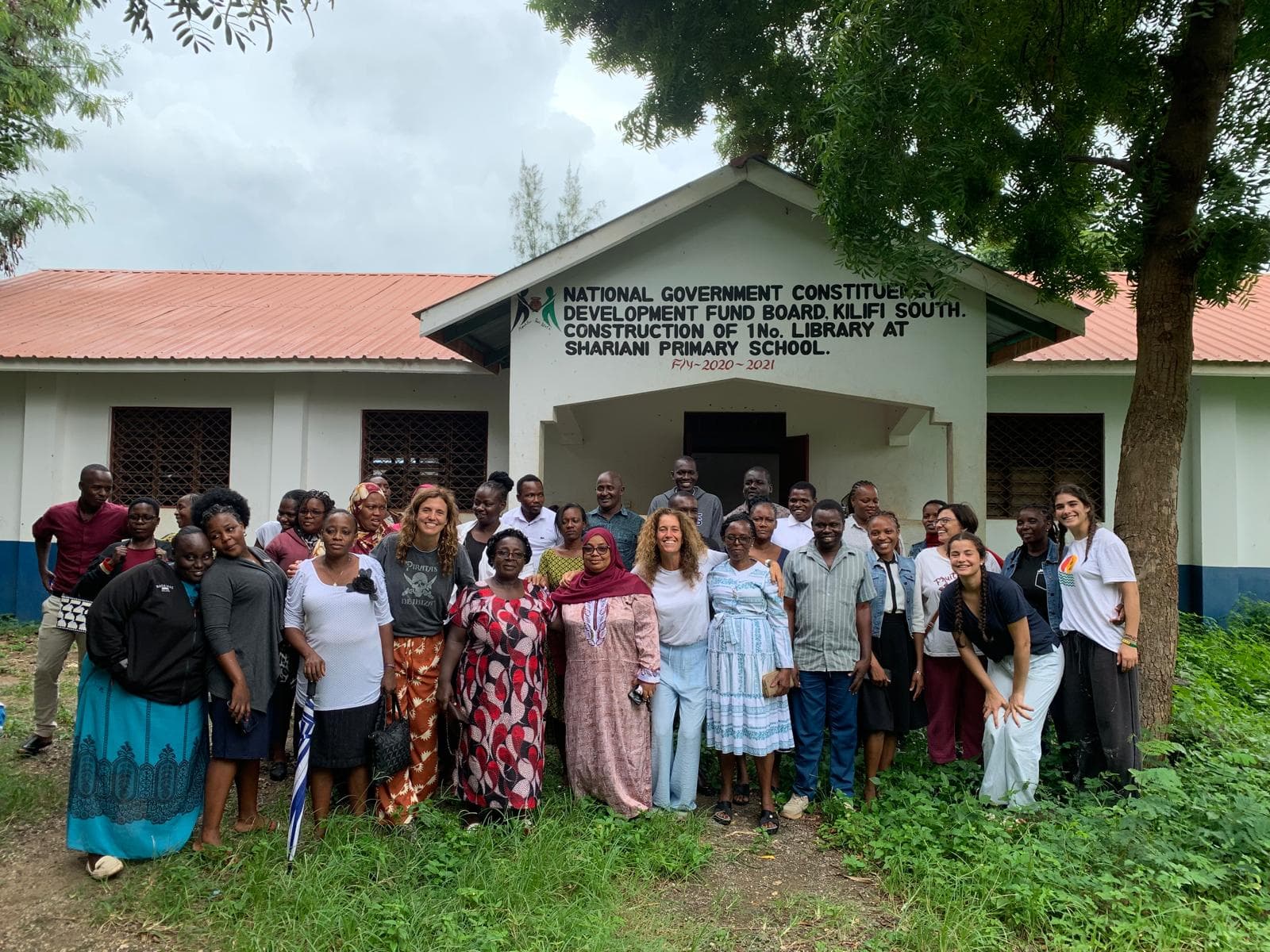La Vall teachers and Shariani Primary School staff in Kilifi, Kenya